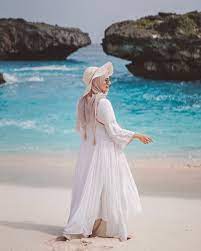 Dari dulu dan sempe sekarang yang sering terkenal mempunyai hobi berbelanja yaitu seseorang perempuan, apalagi kalau sudah berbicara terhadap jenis fashion yang terbaru. Inspiring Hijab Outfit To The Most Instagramable Beach Nusa Daily