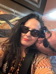 How to cope with a limp and feel confident?