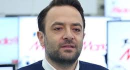 Şubat 1997'de ebru ile sade bir nikah töreniyle evlenirler. Raki Medyatava Yazmadiysa Dogru Degildir