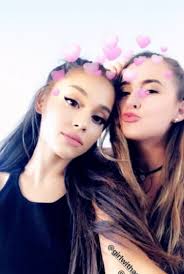 We did not find results for: Ariana Grande Has A Message For Fans Who Take Selfies With Her