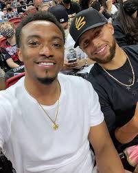 Caught up with the new bros @stephencurry30 and @dami0nlee to discuss my  10-day contract. I'm not getting it. 😒