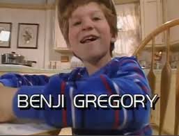 Nowe zdjęcia serialowego Williama Tannera szokują. 'Wygląda na  zaniedbanego'. Zobacz też, co słychać u innych aktorów z 'Alfa'