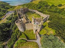 Nhắc đến xứ wales thì ta sẽ hình dung ngay đến vẻ đẹp thanh bình thơ mộng, vẻ cổ kính của những tòa lâu đài cổ và cái bạt ngàn của những cánh đồng hoa một trong những địa điểm thu hút khách du lịch đến wales là thung lũng wye. 8 Ä'iá»ƒm Ä'áº¿n Ká»³ Diá»‡u á»Ÿ Xá»© Wales Vung Ä'áº¥t Cá»• Kinh Nháº¥t Chau Au