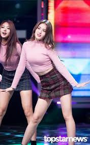 Ioi Somi Slays With Her Long Legs Jeon Somi Somi Ioi Kpop Girls