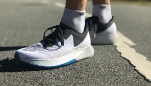 Designed for new and experienced runners alike, the fuelcell propel v2 men's running shoes are built to enhance your natural stride. Review New Balance Fuelcell Tc Carbon Plate Running Shoe