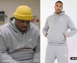 Snl comedian michael che slammed for reposting vicious joke about larry nassar's sexual assault of zoe kravitz is a vision of summer in all white as she steps out with a friend in new york city. The Damn Michael Che Fashion Clothes Style And Wardrobe Worn On Tv Shows Shop Your Tv
