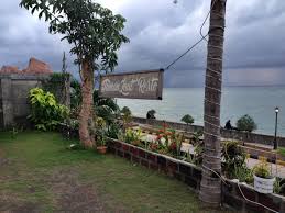 Taman nasional bunaken merupakan taman nasional yang berada di laut yang letaknya berada di sulawesi utara, indonesia. Wisata Kuliner Di Taman Laut Handayani Jalan Jalan Makan Makan