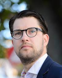 Attacken skedde i samband med en boksignering på nytorget i stockholm. Jimmie Akesson Momab Wiki Fandom