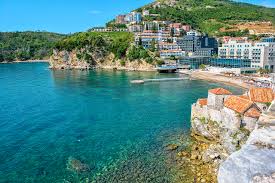 Der boden ist zur beobachtung von niederschlag ausreichend erkennbar. Desktop Hintergrundbilder Montenegro Budva Strand Meer Felsen Kuste