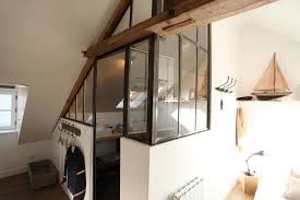 Une Verriere Facon Atelier Combles Salon Mezzanine Deco Combles