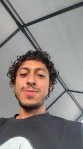 Revoltillo de jamón de pavo y cebolla con queso blanco y papas fritas  🍳🦃🧅🧀🍟