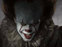 Some Guy Secretly Edited Pennywise Into His Sister's Engagement Pics