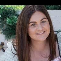 Lisa Dunkin's Instagram, Twitter & Facebook