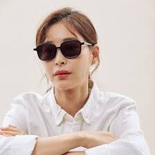 SPETTRO 블랙/그레이 사각 뿔테 선글라스 SPUNKIE_BKGR [스페트로_스펑키]