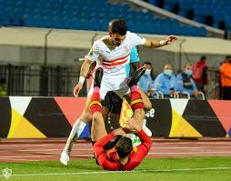 تعرض طارق حامد لاعب الفريق الأول لكرة القدم بنادي الزمالك، للطرد خلال مواجهة فريقه أمام المصري البورسعيدي، ضمن منافسات الجولة الرابعة والعشرين من الدوري المصري الممتاز. Ø·Ø§Ø±Ù‚ Ø­Ø§Ù…Ø¯ Ùˆ Ø²ÙŠØ²Ùˆ ÙŠØ®ÙˆØ¶Ø§Ù† ØªØ¯Ø±ÙŠØ¨Ø§Øª Ù…Ù†ÙØ±Ø¯Ø© Ø¯Ø§Ø®Ù„ Ø§Ù„Ø²Ù…Ø§Ù„Ùƒ Ø§Ù„Ø¨Ø´Ø§ÙŠØ± ÙƒÙˆØªØ´