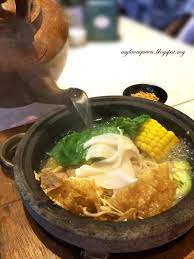 Just imagine walking into a room full of sea salt. Mama Kim Sauna Mee Puchong Lava Queen