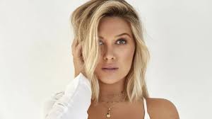 Michele lacroix is the stunning wife of man city ace kevin de bruyne. Kevin De Bruyne Wife Michele Lacroix