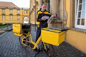 Rund 200 Postboten Stellen In Monchengladbach Mit Dem Fahrrad Umweltfreundlich Zu Mg Heute