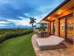 8 Best Airbnb Rentals In Hawaii Oceanfront Cottage Hawaii Vacation Rentals Luxury Vacation Rentals