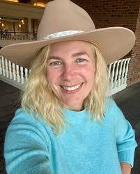 Lynette Booth's Instagram, Twitter & Facebook