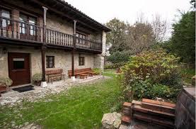 Casas y apartamentos rurales desde 2 a 65 personas con piscina, barbacoa, parque infantil, canchas, en la costa y cerca de picos de europa se admiten perros. Casas Rurales Cantabria Baratas Alquiler Integro Casas Baratas Cantabria