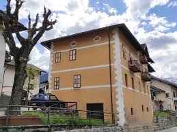 Dotato di balcone, vista sulle ubicato nell'incantevole paese di san martino di castrozza e dotato di splendide viste sulle dolomiti, lo sporting clubresidence offre appartamenti. Case A Primiero San Martino Di Castrozza Trento Idealista