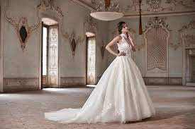 Nasce così il tuo abito sposa d'este, abiti che non si dimenticano. Gruppo Vela S R L Abiti Da Sposa Putignano Bari