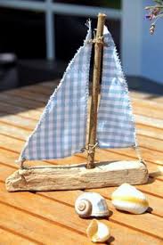 Ganz Einfache Bastelarbeit Aus Treibholz Schiff Ahoi Boot Basteln Schiff Basteln Strand Basteln