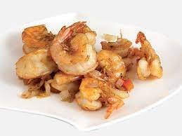 Tritare lo scalogno e appassirlo con due cucchiai d'olio e il burro, unire il cavolfiore a cimette piccole e la patata a cubetti, lasciar cuocere con brodo vegetale. 206 Gamberi Sale E Pepe Better Sushi Take Away
