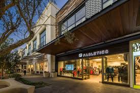 Bestelle lenovo® yoga günstig im nbb.com online shop! Fabletics Retail Store Prototyping And Design