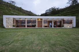 Untergegangen In Der Landschaft Haus Am Hugel Ist Unsichtbar Aus So Mancher Perspektive Moderne Architektur Schoner Wohnen Haus Haus