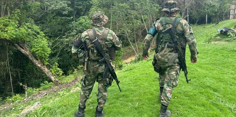 El Gobierno colombiano abre diálogos con paramilitares de la Sierra Nevada