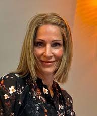 Tara Fiedler's Instagram, Twitter & Facebook