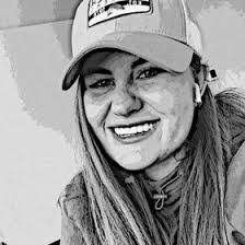 Brooke Linton's Instagram, Twitter & Facebook