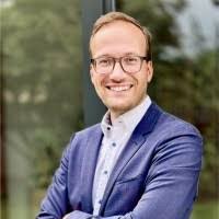 Dennis Stroh's Instagram, Twitter & Facebook