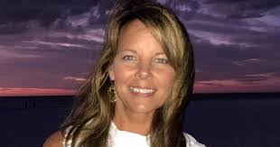 Karen Morphew's Instagram, Twitter & Facebook