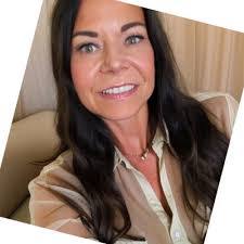 Michelle Andreas's Instagram, Twitter & Facebook