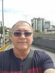 La creatividad de una profesora 🧑‍🏫 Utilizó un lápiz, un CD y un poco de  cinta adhesiva para las clases. 👌💯