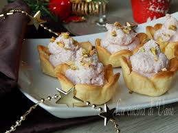 Gribaudo, 2013, isbn 9788858010419 finger food. Cestini Con Crema Di Mortadella E Pistacchi Ricetta Antipasto Di Natale Facile E Veloce Con Pasta Brise E Crema Alimenti Di Natale Ricette Antipasti Di Natale