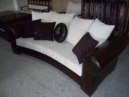 Evinizde yüzeyi eskimiş masanız veya sehpanız varsa bunları kolaylıkla yenileyebilirsiniz. Kanepe Fikri Sandalye Deri Kaplama Nasyl Yapylyr