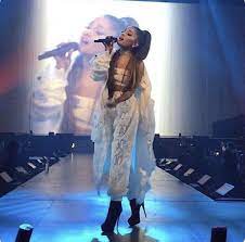 The tour started february 3rd 2017 in phoenix, arizona and ended on september 21st 2017 in hong kong, china. Pin On Ariana Grande