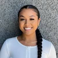 Alicia Saffold's Instagram, Twitter & Facebook