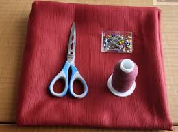 Ambiente arredato con mobili in pallet nella tonalità di colore chiaro. Cucire Le Federe Dei Cuscini Ecco Come In Poche Facili Mosse Unadonna