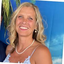 Yesterday, I officially accepted an offer to move up with Amazon as an  Operations Manager at CLE5.