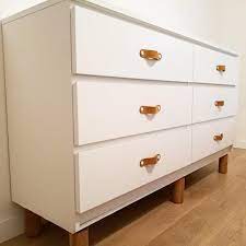 malm kommoden sind schlicht und passen nahezu in jede wohnung fur diese simplizitat verzichten sie sogar auf echte griffe stattd ikea hacks ikea malm kommode