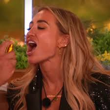 why would she do that😭#georgiaandanton #georgiaharrison #antondanyluk  #loveislandallstars #loveislandedit #funny #viral #fyp #firstlookloveisland