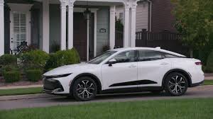 Image result for Oxygen White 2023 Crown