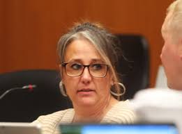 Prosecutors: Woman torched her shop for insurance money