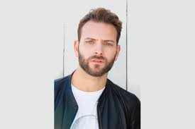 Nel 2017 alessandro è stato scelto per rappresentare l'italia agli shooting stars del festival di berlino, un prestigioso riconoscimento nonché trampolino di lancio nel mercato cinematografico internazionale. Biennale Cinema 2017 Alessandro Borghi To Host The Opening And Closing Nights