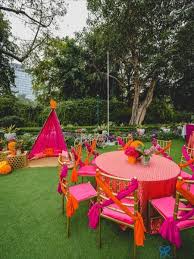 Jabaamet This Bollywood Celebrity Rj S Intimate Wedding Was Completely Inspired By B Town In 2020 Intimate Wedding Wedding Decor Inspiration Mandap Decor